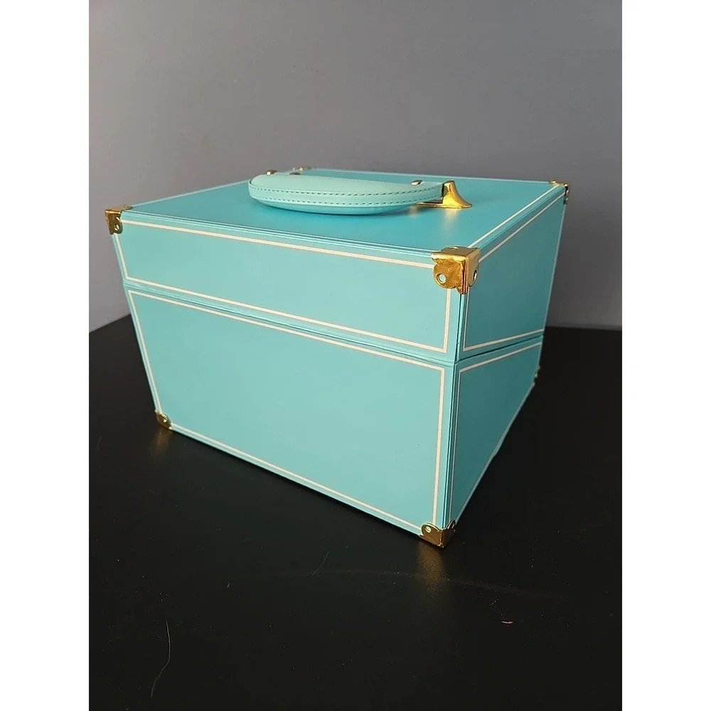 RARE BABY BLUE SUGARFINA HOLDING CASE WITH HANDLE HOLDS 9 CUBE CANDY BOXES